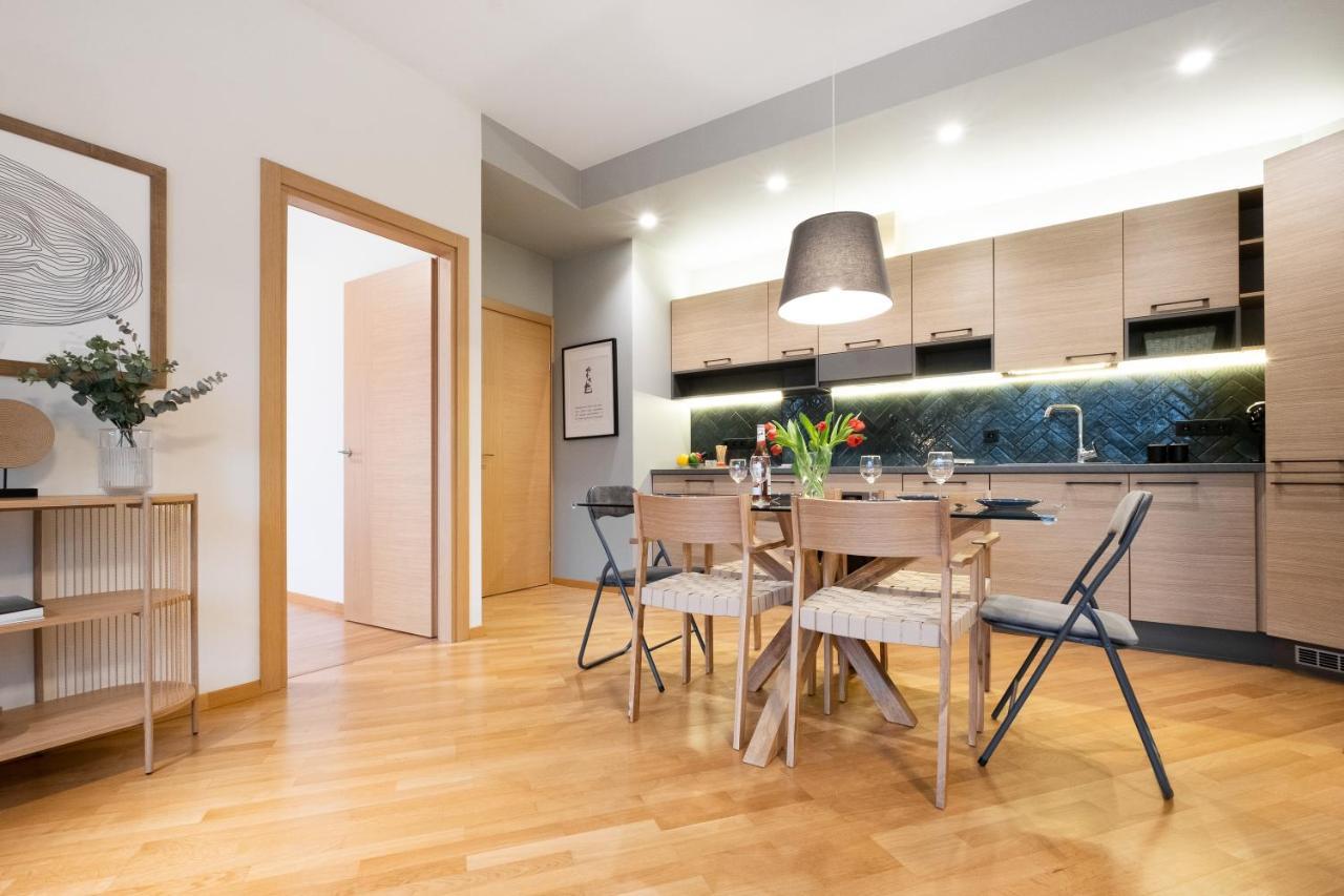 2 Bedroom Apt, 2 Garage Spots & Balconies, Self Check-In, By Cohost Друскінінкай Екстер'єр фото