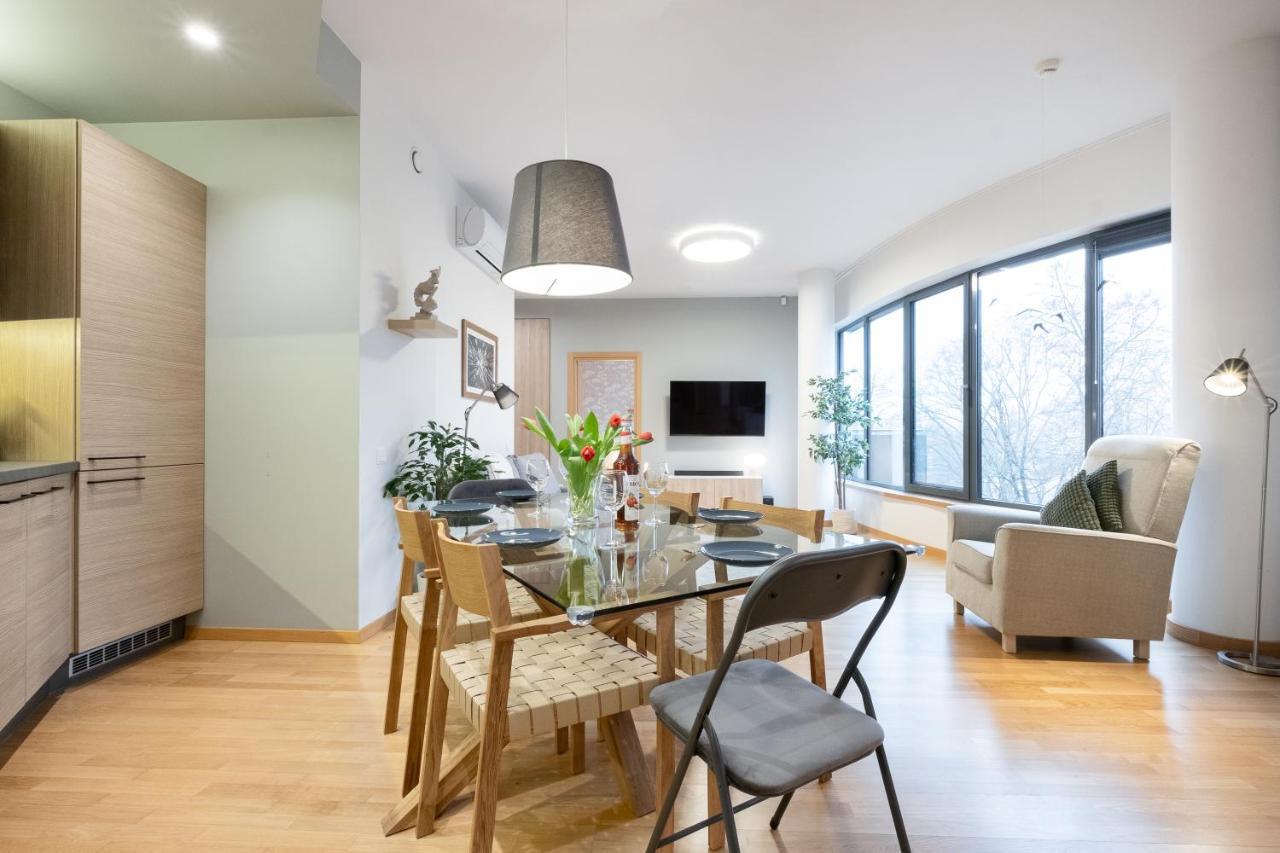 2 Bedroom Apt, 2 Garage Spots & Balconies, Self Check-In, By Cohost Друскінінкай Екстер'єр фото