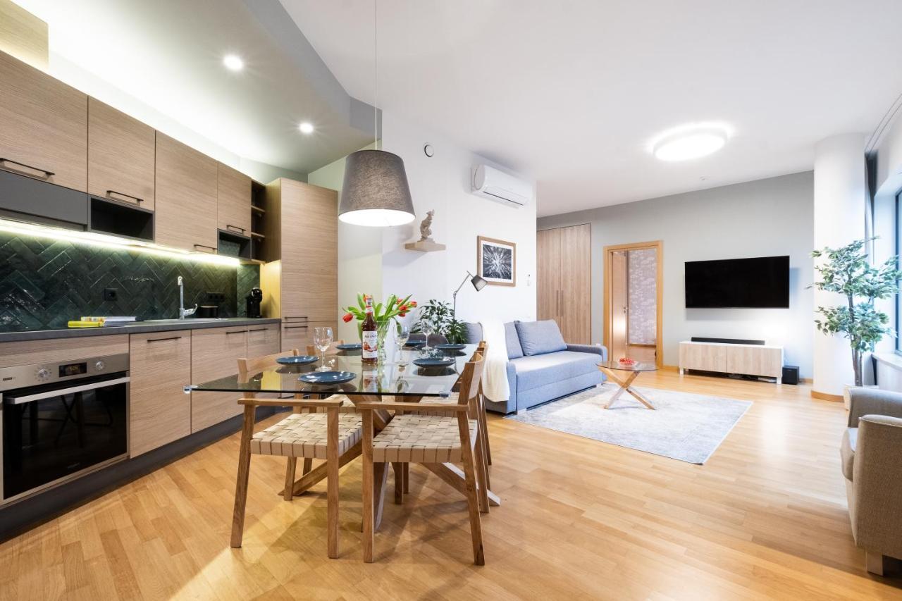 2 Bedroom Apt, 2 Garage Spots & Balconies, Self Check-In, By Cohost Друскінінкай Екстер'єр фото