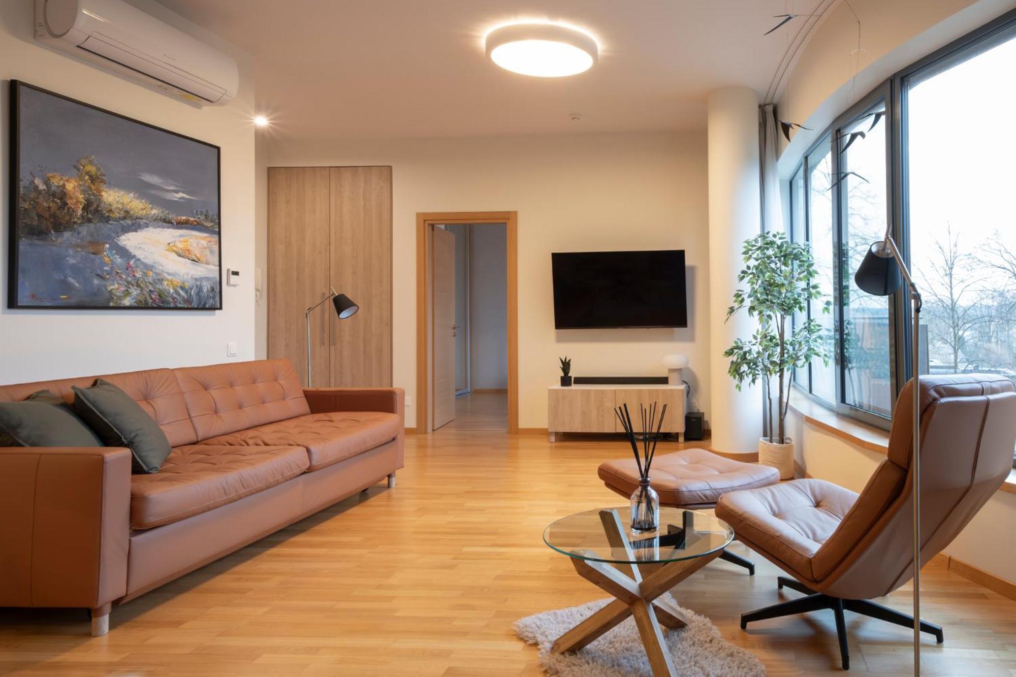 2 Bedroom Apt, 2 Garage Spots & Balconies, Self Check-In, By Cohost Друскінінкай Екстер'єр фото