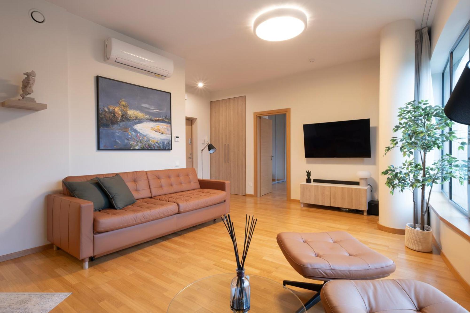 2 Bedroom Apt, 2 Garage Spots & Balconies, Self Check-In, By Cohost Друскінінкай Екстер'єр фото