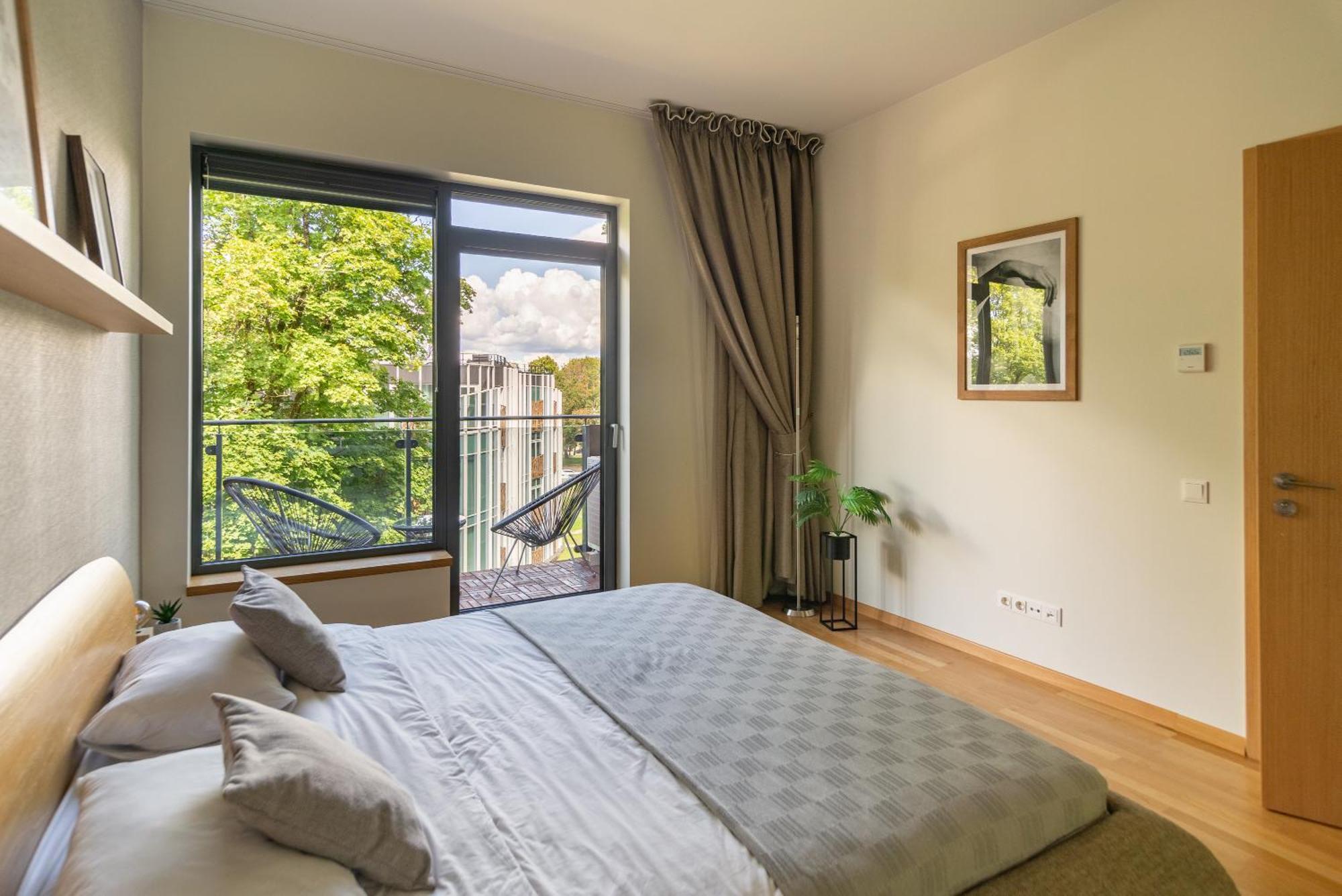 2 Bedroom Apt, 2 Garage Spots & Balconies, Self Check-In, By Cohost Друскінінкай Екстер'єр фото