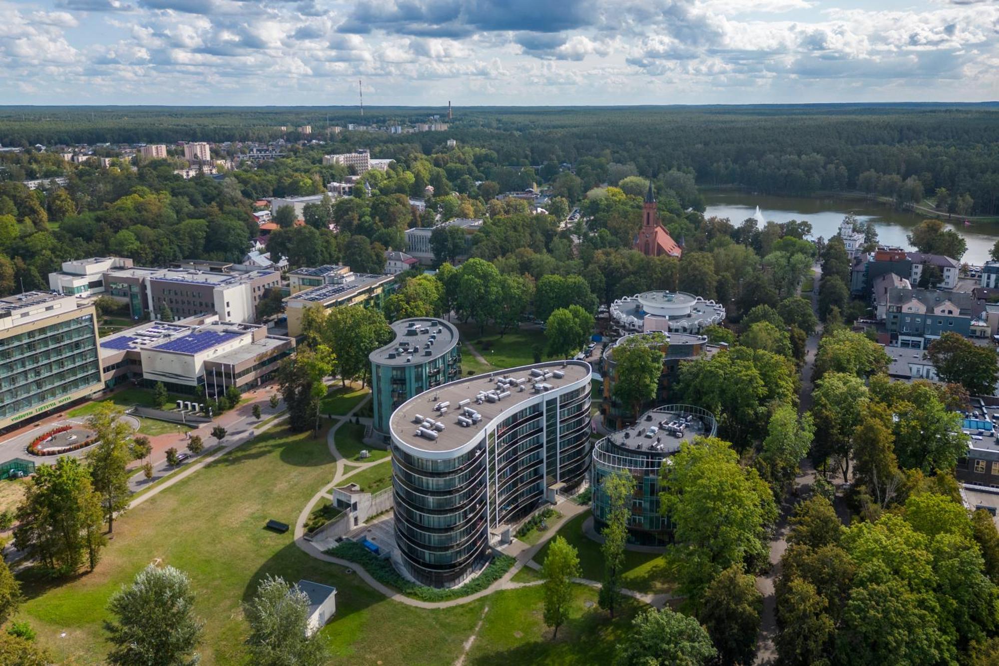 2 Bedroom Apt, 2 Garage Spots & Balconies, Self Check-In, By Cohost Друскінінкай Екстер'єр фото