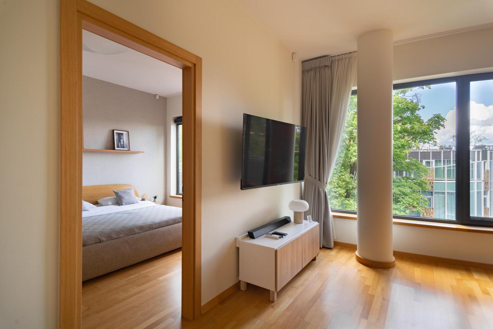 2 Bedroom Apt, 2 Garage Spots & Balconies, Self Check-In, By Cohost Друскінінкай Екстер'єр фото