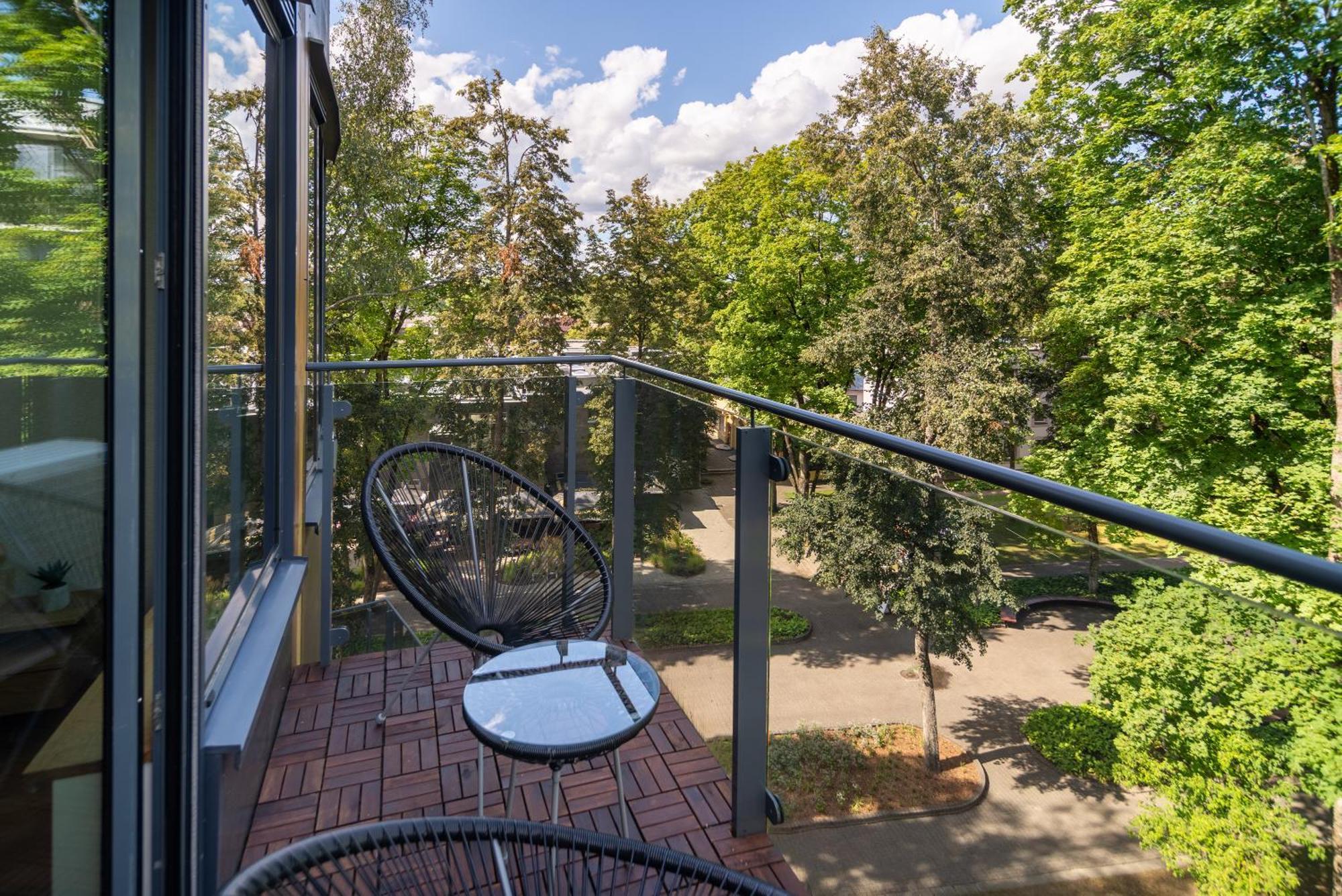 2 Bedroom Apt, 2 Garage Spots & Balconies, Self Check-In, By Cohost Друскінінкай Екстер'єр фото